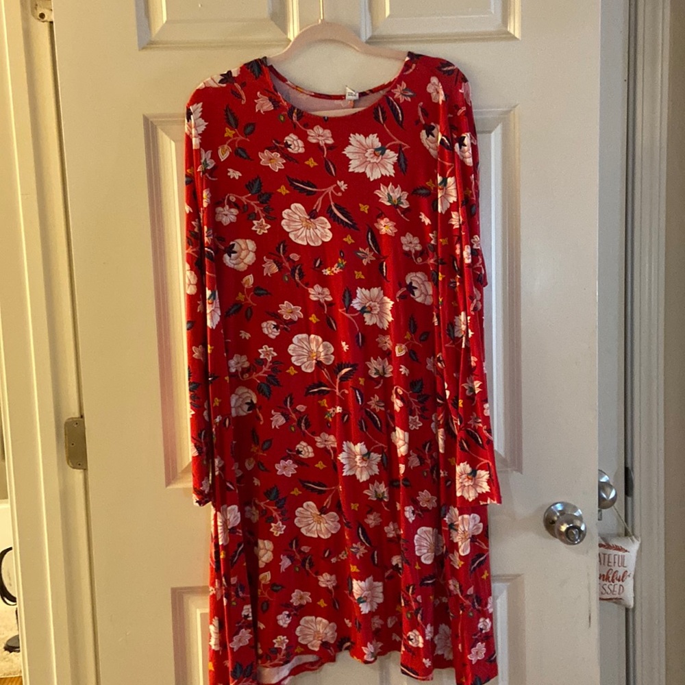Old Navy Red Floral Stretch Shift Dress